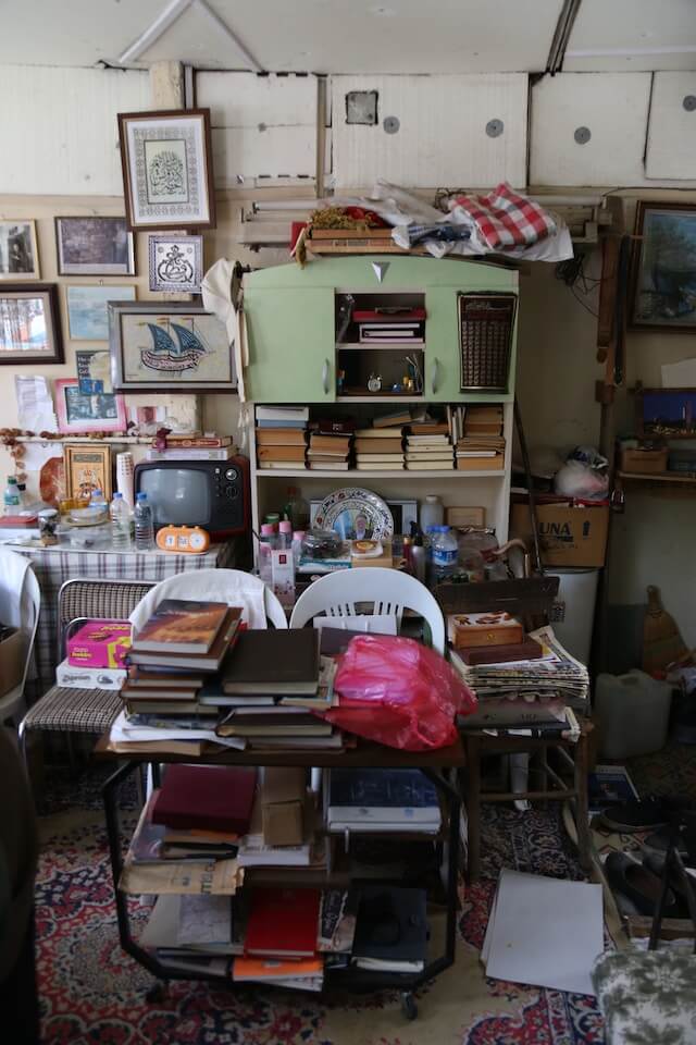 Essential Hoarder Cleaning Supplies for Hoarder Cleanup 5 Hoarder cleaning clutter