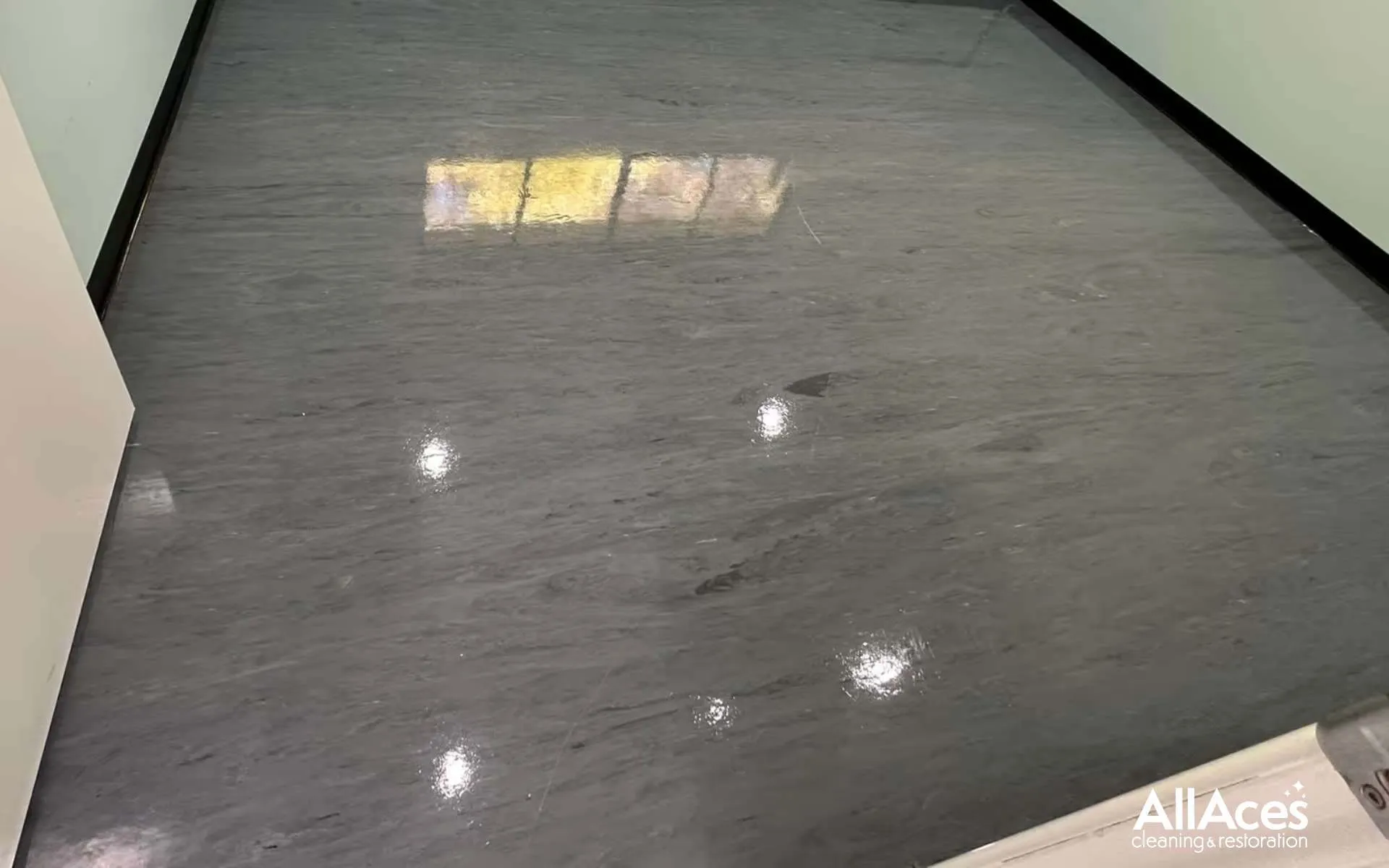 Vinyl Floor Strip and Seal Cleaning Services Australia (NSW, VIC, QLD)